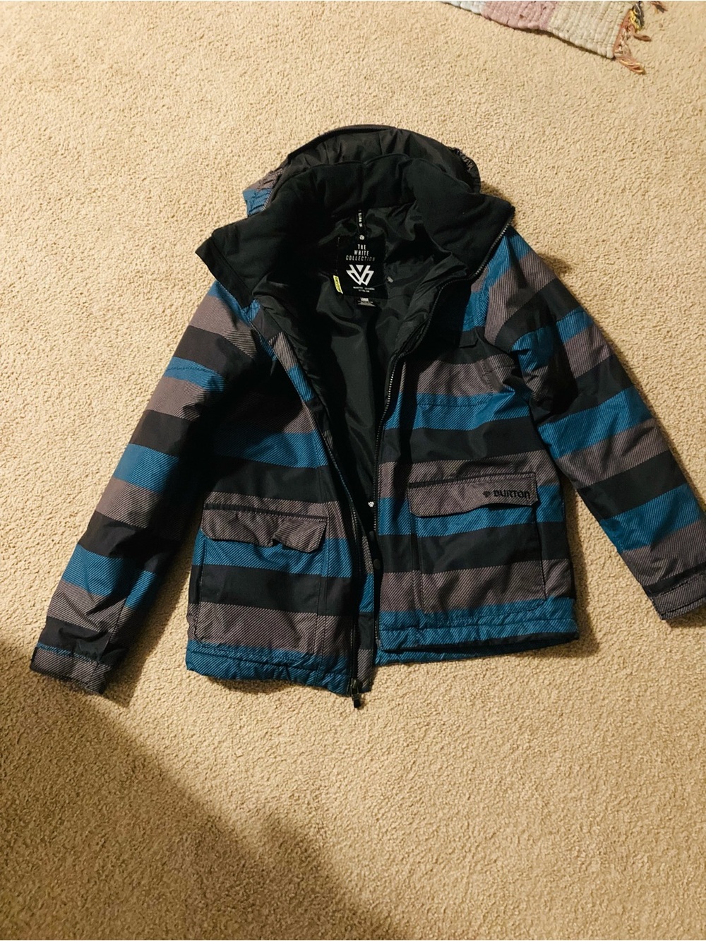 Burton- The White Collection snowboarding Coat - boys large